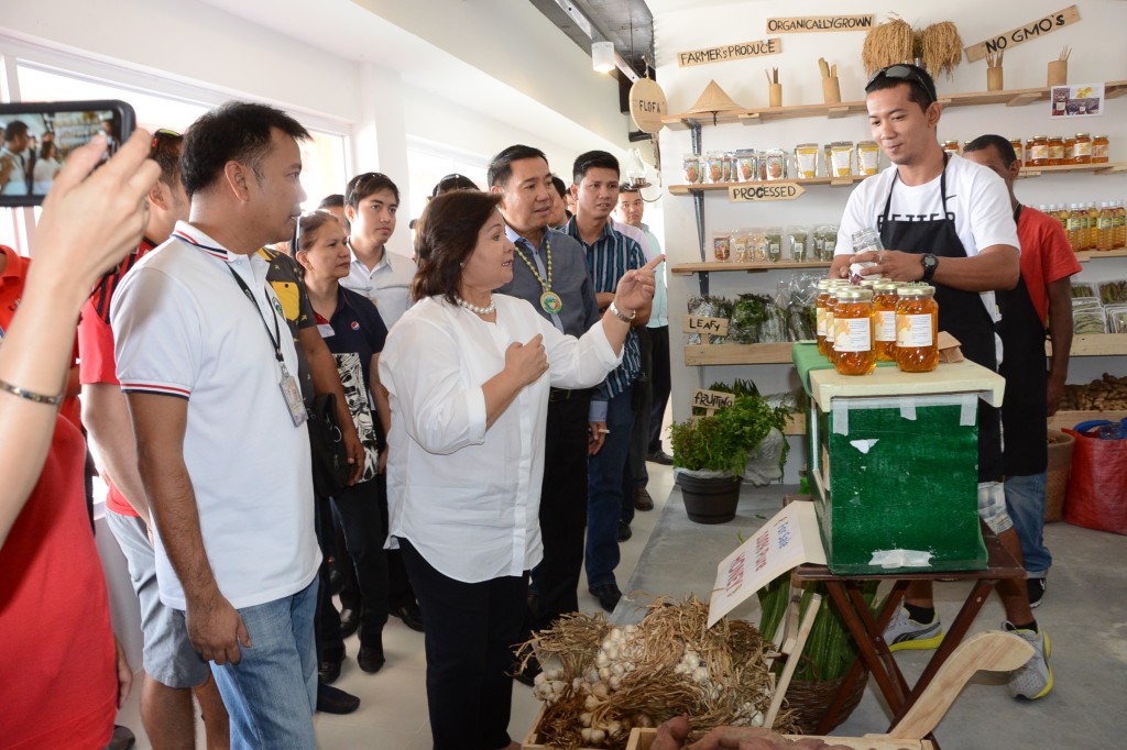 Capitol opens ‘Salilungan’ – Pampanga’s first ‘Pasalubong Center’