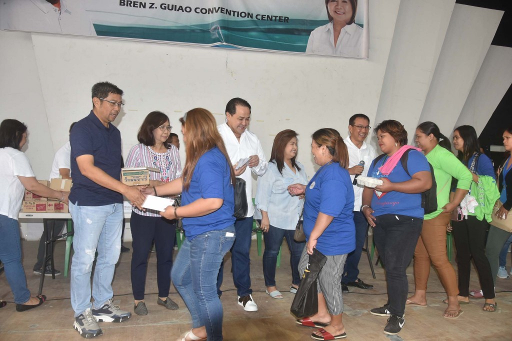 Capitol, DOLE give gifts to 2,758 NCWs