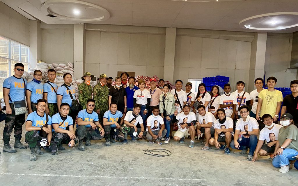 Pinedas give 13k food, non-food items to Agoncillo townfolks