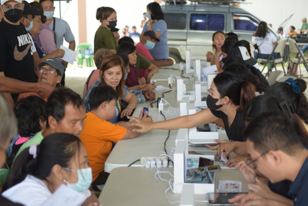 795 Psychiatric and Dialysis Patients in Pampanga Receive Assistance from DSWD, Capitol